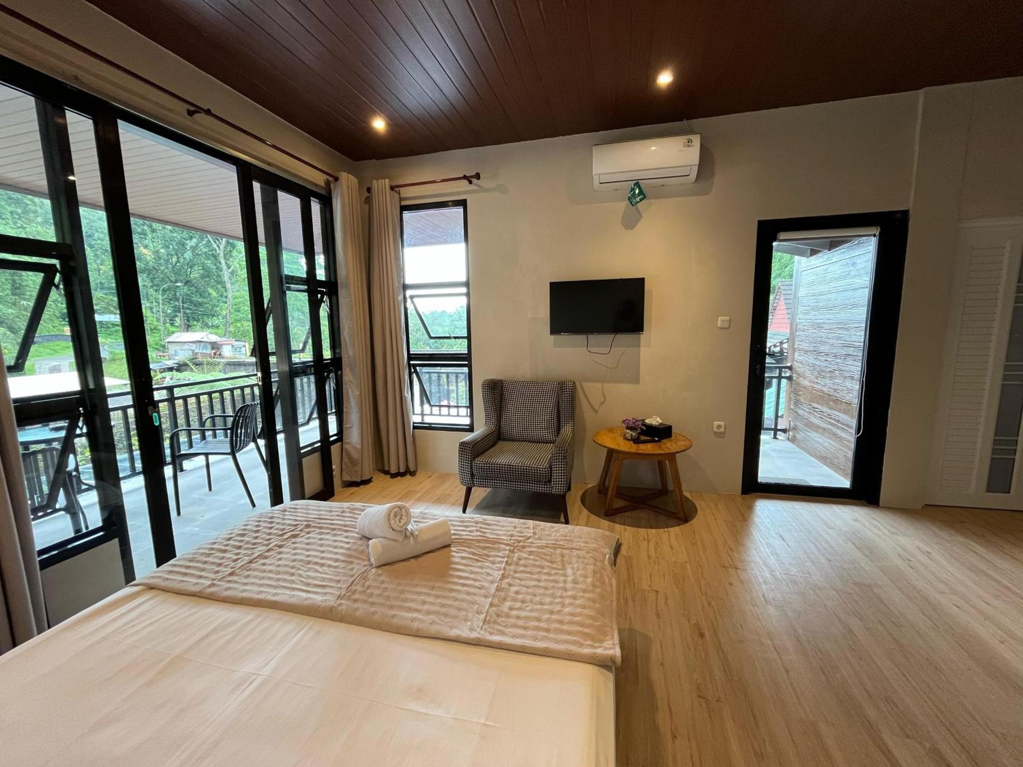 Bayan Village Baturraden Exterior foto